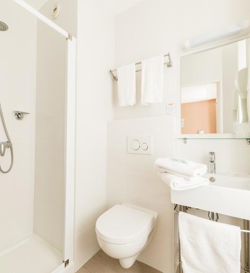 هتل Hôtel Le Nautilus