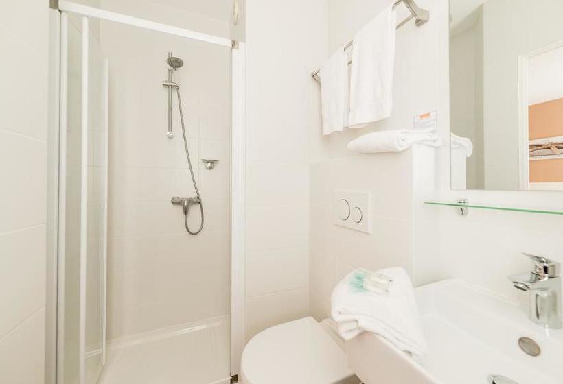 هتل Hôtel Le Nautilus