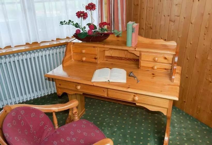 Hotelli Zum Löwen Unteres Wirtshaus