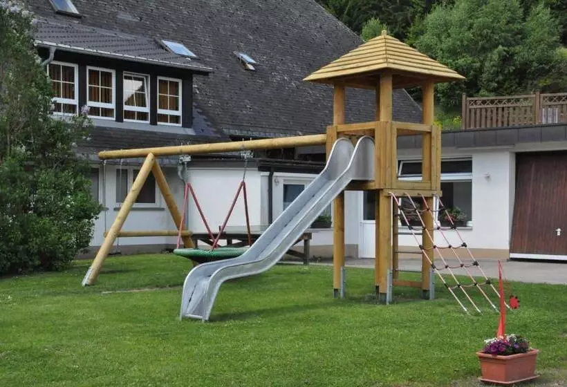 Hotelli Zum Löwen Unteres Wirtshaus