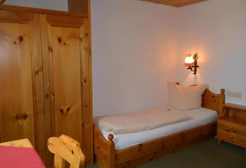 Hotelli Zum Löwen Unteres Wirtshaus