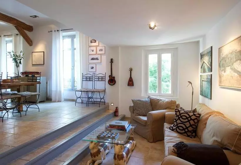 Rue Sade Bed & Breakfast
