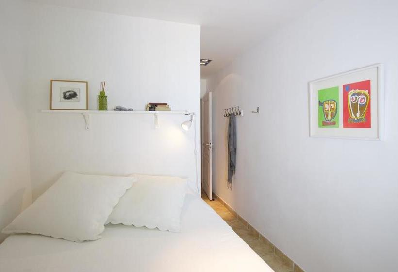 Rue Sade Bed & Breakfast