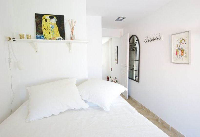 Rue Sade Bed & Breakfast