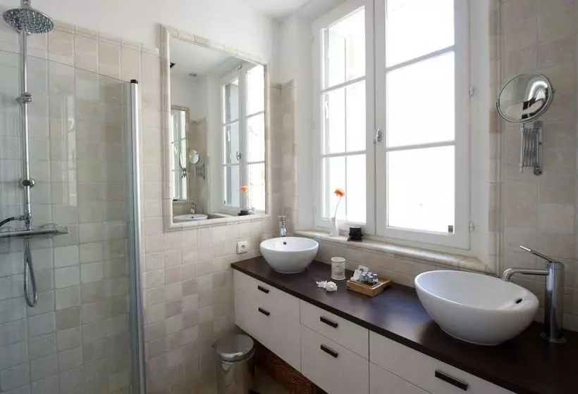 Rue Sade Bed & Breakfast