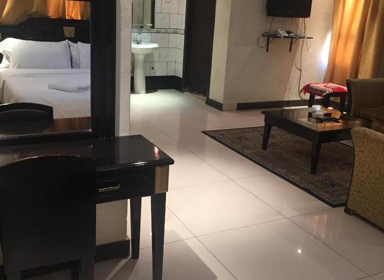 فندق Bazil  Suites