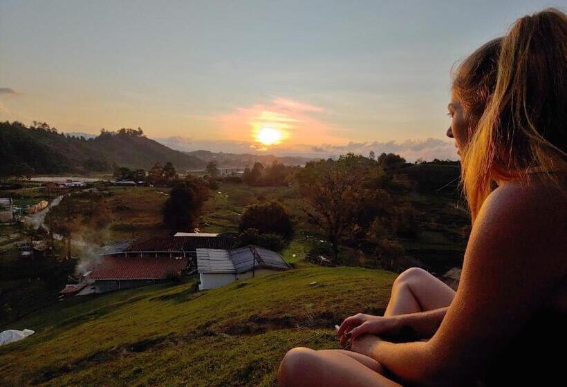 Casa Kayam Hostal Y Residencia Artística