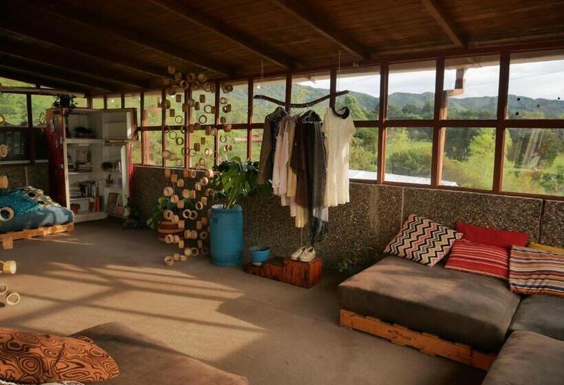 Casa Kayam Hostal Y Residencia Artística