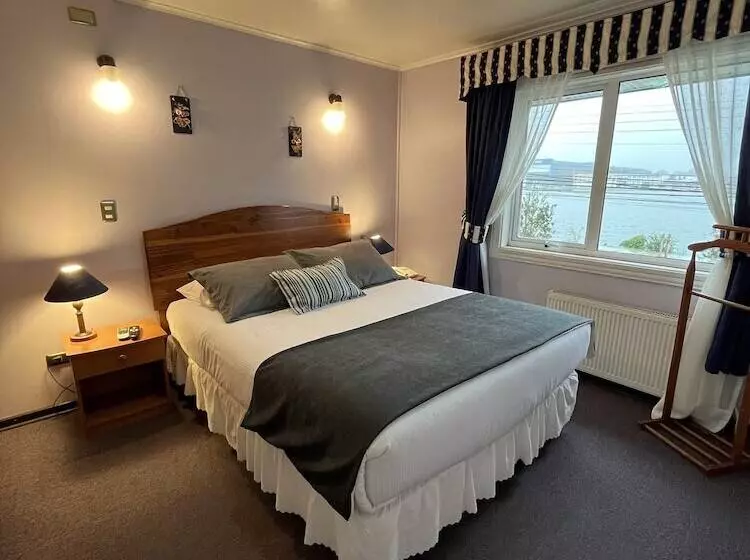 簡易ホテル Montepiedra Costanera Valdivia