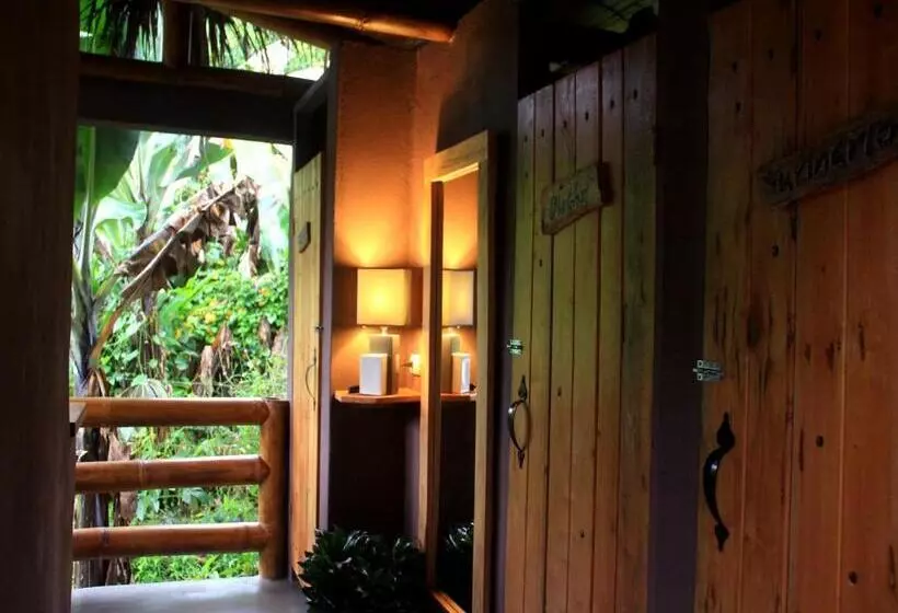 هتل La Bicok Ecolodge