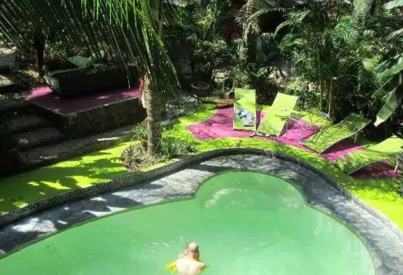 ホテル La Tropicale