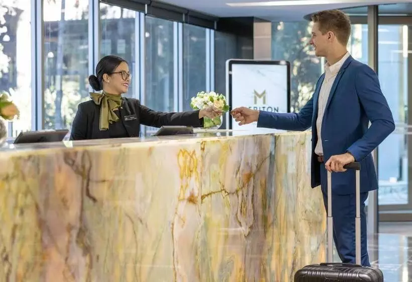 Hotelli Meriton Suites North Ryde