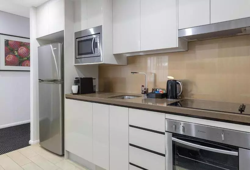 Hotelli Meriton Suites North Ryde