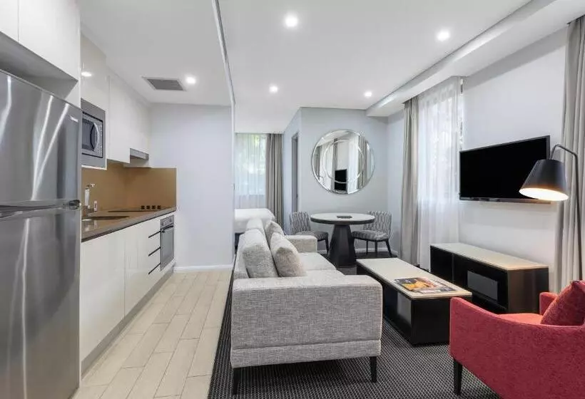 Hotelli Meriton Suites North Ryde