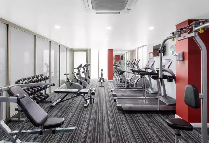 Hotelli Meriton Suites North Ryde