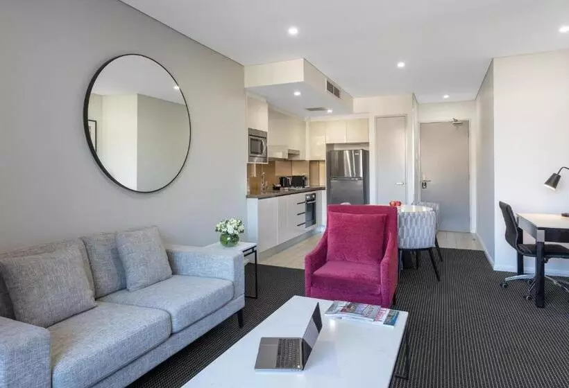 Hotelli Meriton Suites North Ryde