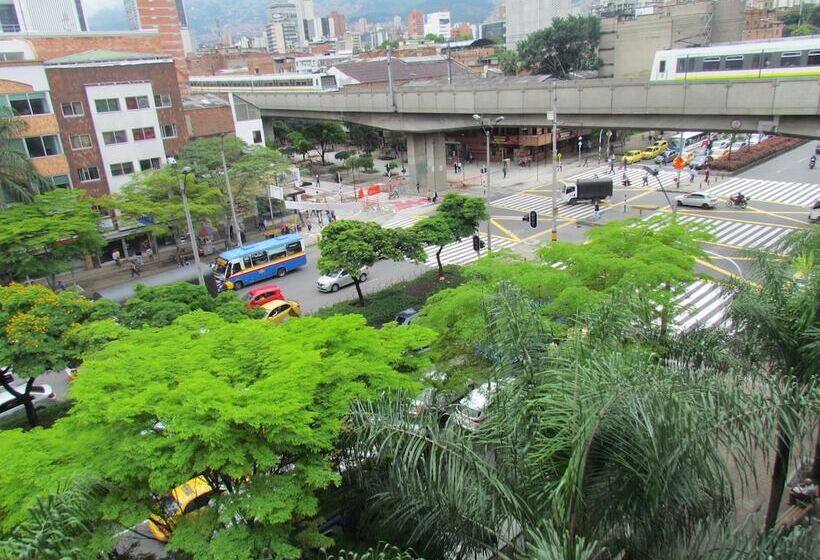 בית מלון כפרי Plaza Mayor Medellin