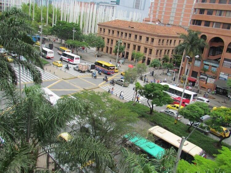 בית מלון כפרי Plaza Mayor Medellin