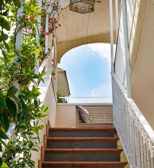 هتل Regginè Casa Vacanze Sorrento