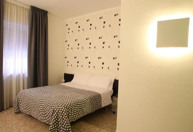 هتل Viasparano B&b