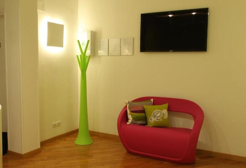 هتل Viasparano B&b