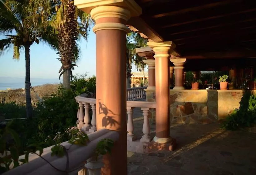هتل Villa Del Faro