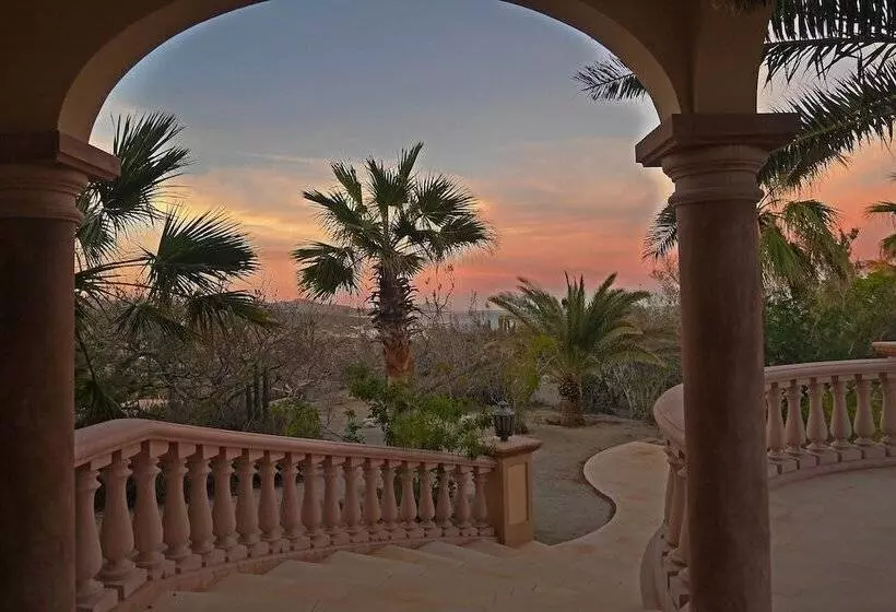 هتل Villa Del Faro