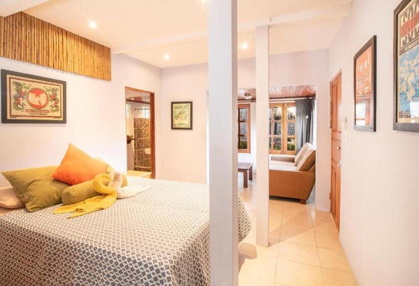 فندق صغير Playa Grande Surf Camp