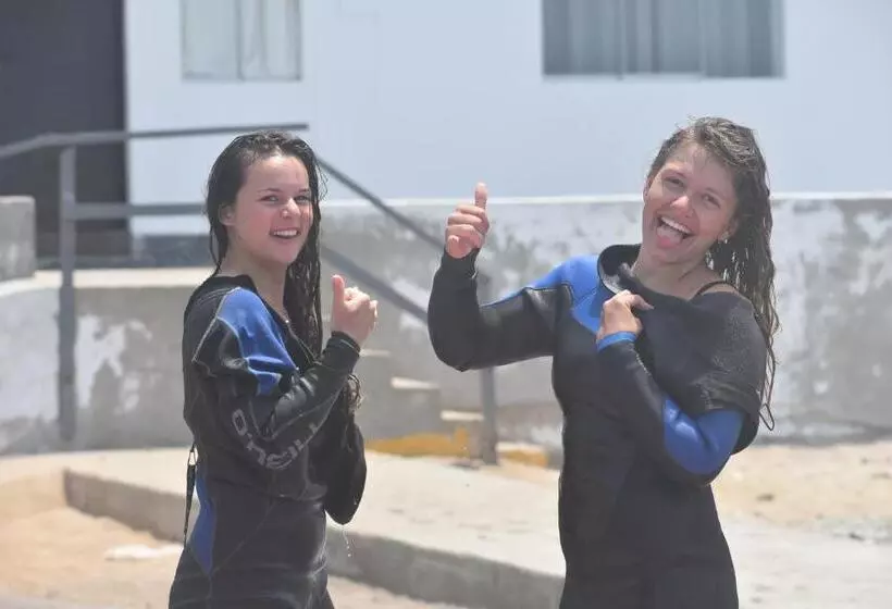 Retkeilymaja Waves Surf Camp Peru