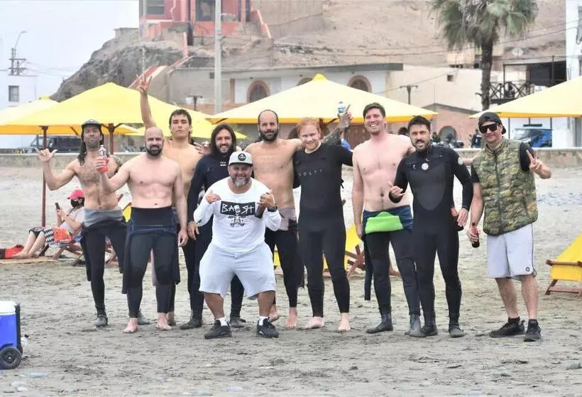 Retkeilymaja Waves Surf Camp Peru
