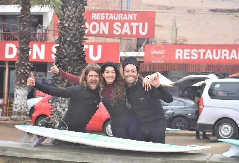 Retkeilymaja Waves Surf Camp Peru
