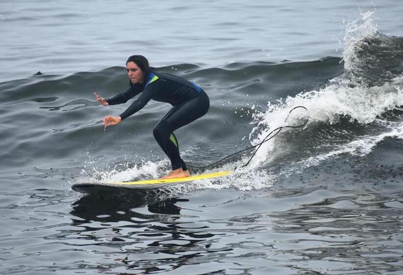 Общежитие Waves Surf Camp Peru