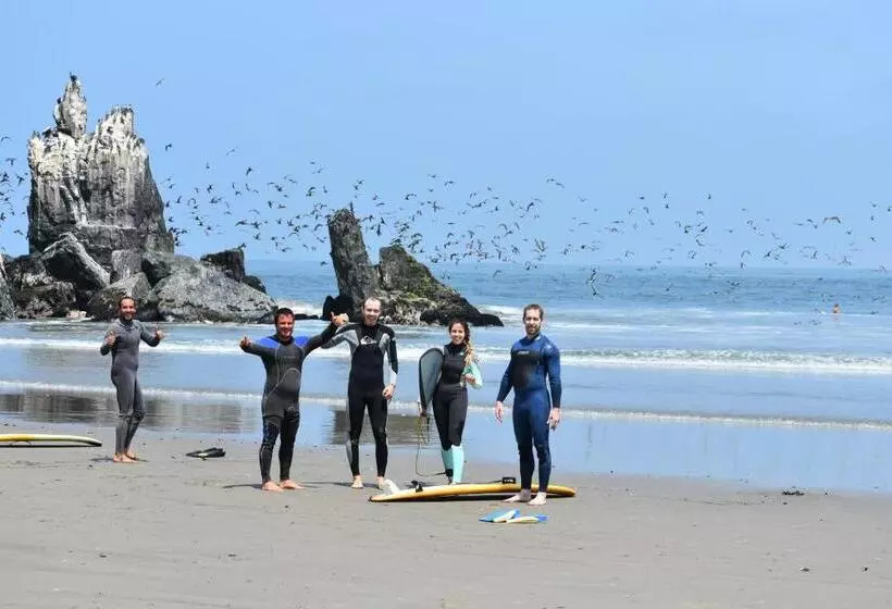 Retkeilymaja Waves Surf Camp Peru