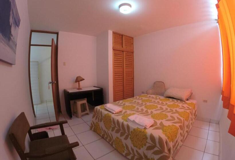 Общежитие Waves Surf Camp Peru