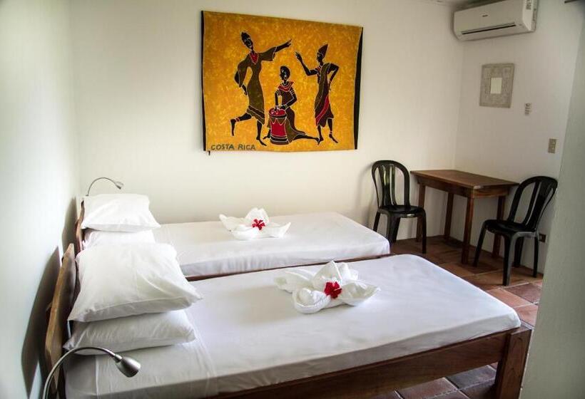 مبيت وإفطار Horizontes De Montezuma