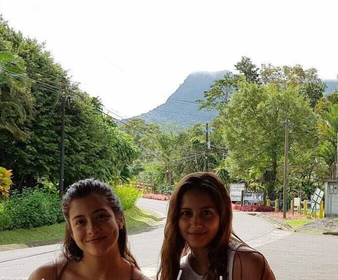 فندق Arenal Green