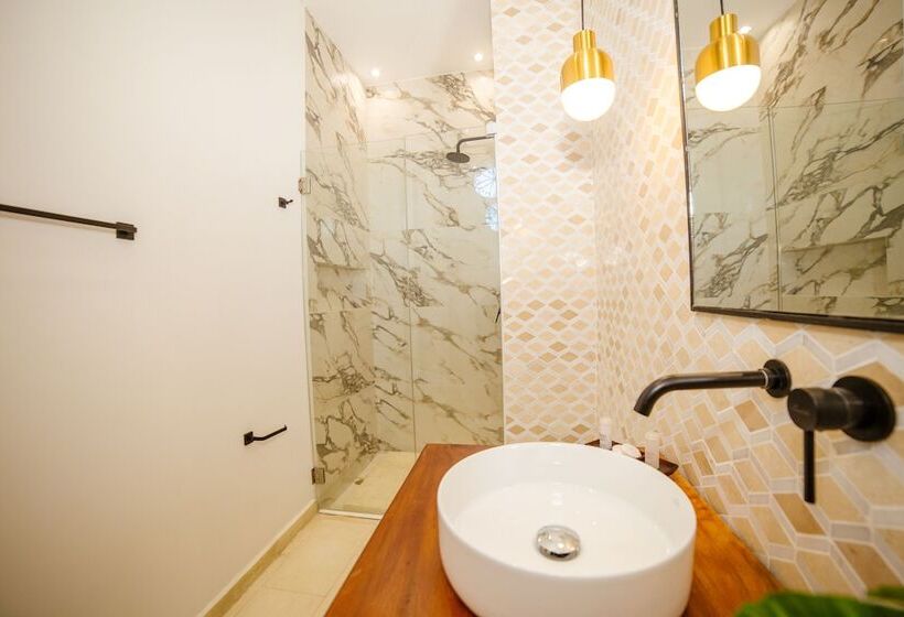 هتل Bioma Boutique