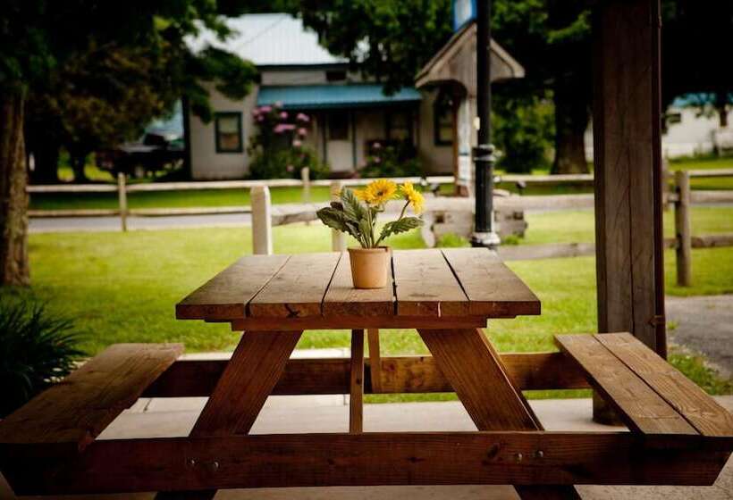 Отель Blue Hill Lodge