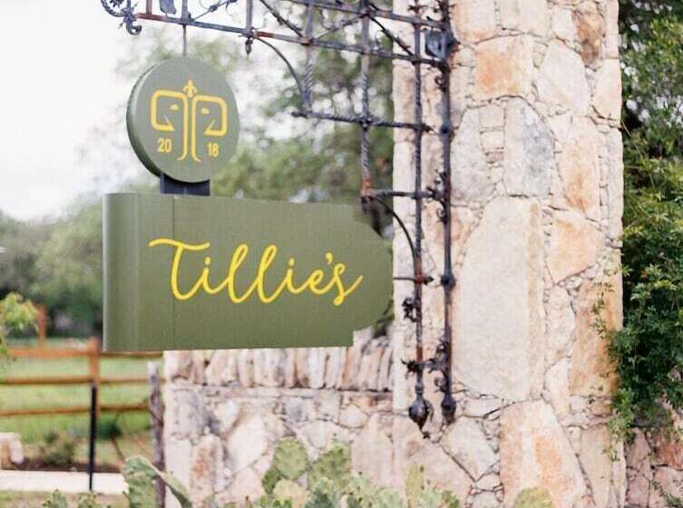 Отель Camp Lucy