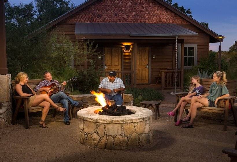 Отель Camp Lucy