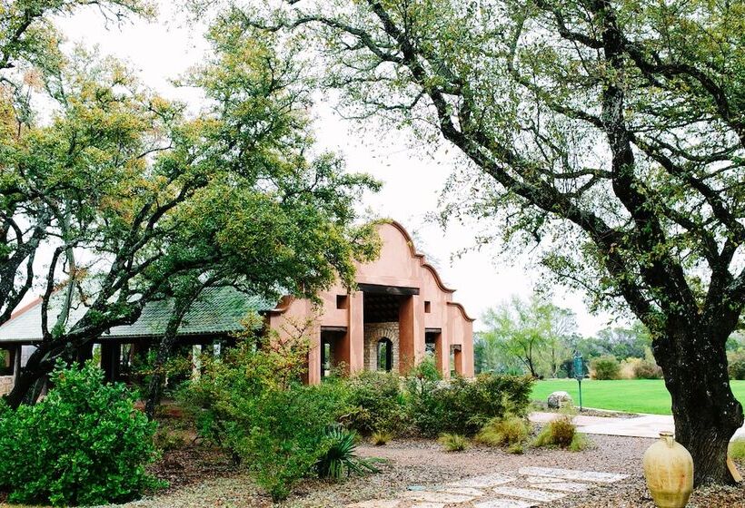 Отель Camp Lucy