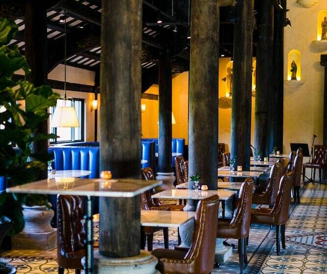 Отель Camp Lucy