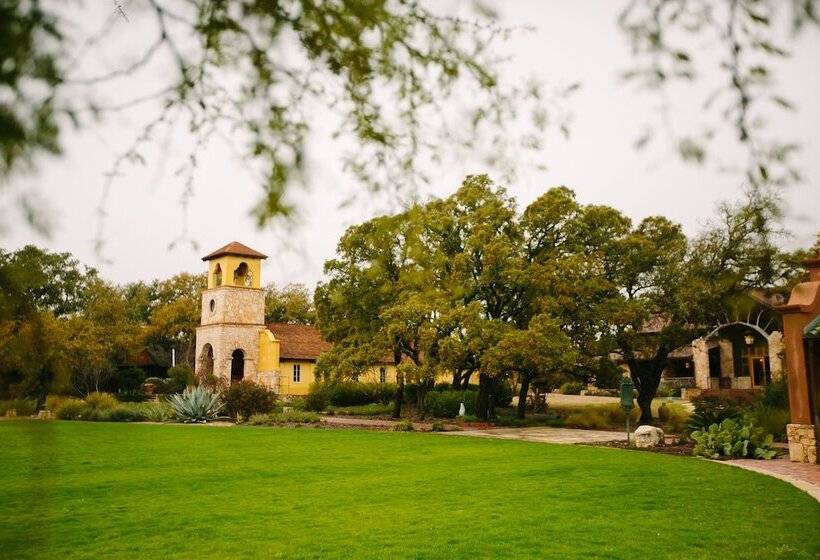 Отель Camp Lucy