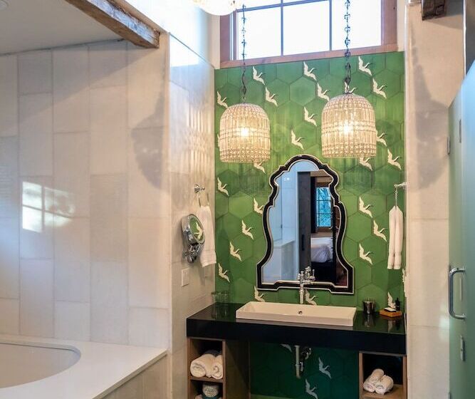 Отель Camp Lucy