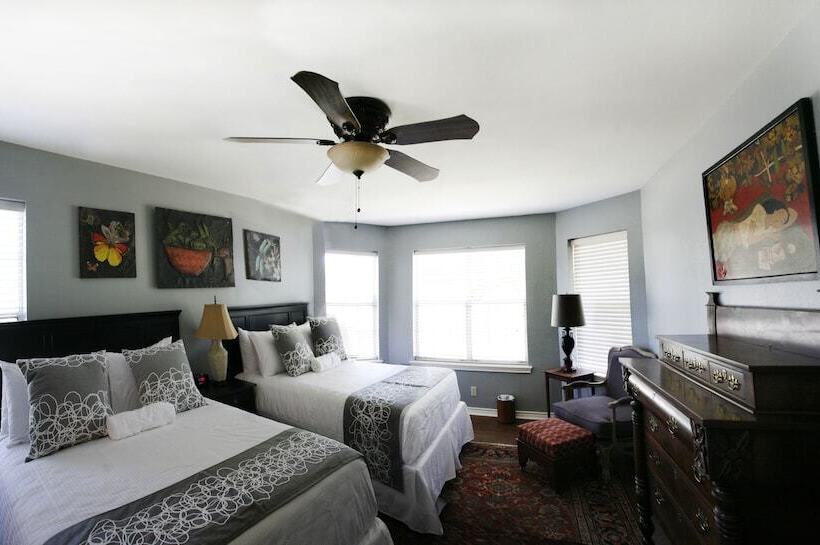 Отель Camp Lucy