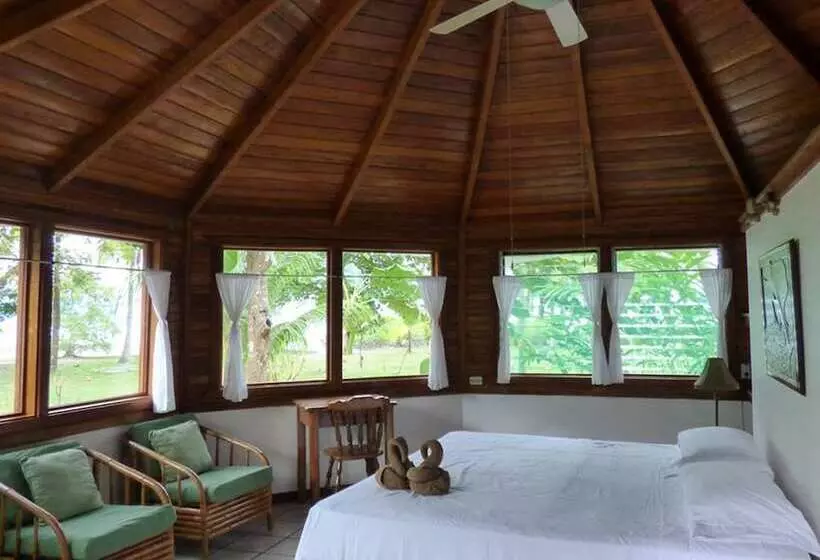 Hotelli Corcovado Beach Lodge