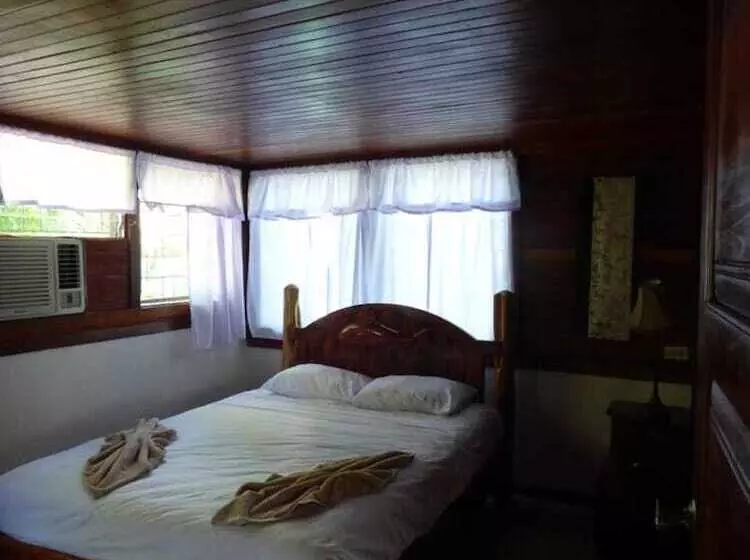 Hotelli Corcovado Beach Lodge