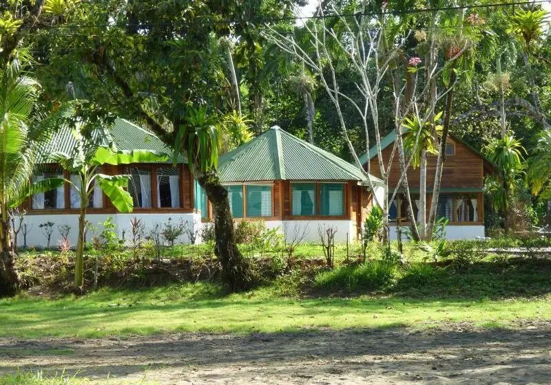 ホテル Corcovado Beach Lodge