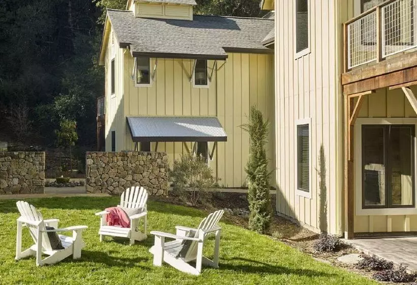 ホテル Farmhouse Inn