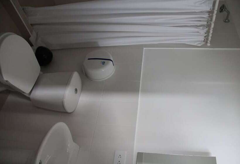 酒店 Hostal Lleras Calle 8